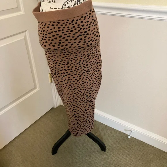 NWT MINKPINK LEOPARD KNIT SKIRT LARGE - Picture 4 of 4